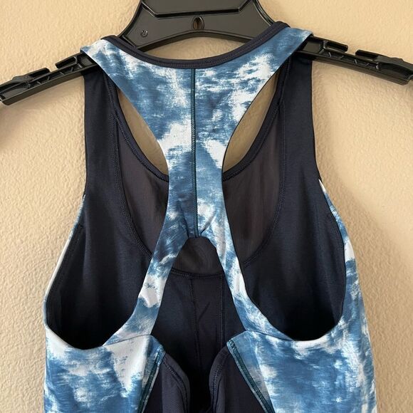 Lululemon Mesh With Me Tank - Picture 8 of 9